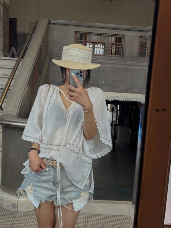 Ethnic Fusion Fashion - Korean Style Patchwork Lace-Up V-Neck Top